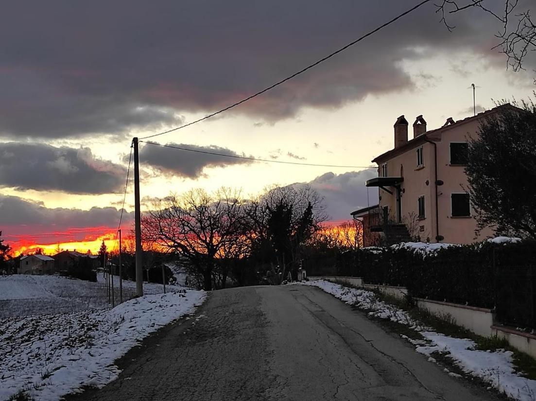 Casa Vacanze Angelica Ostra Vetere Extérieur photo